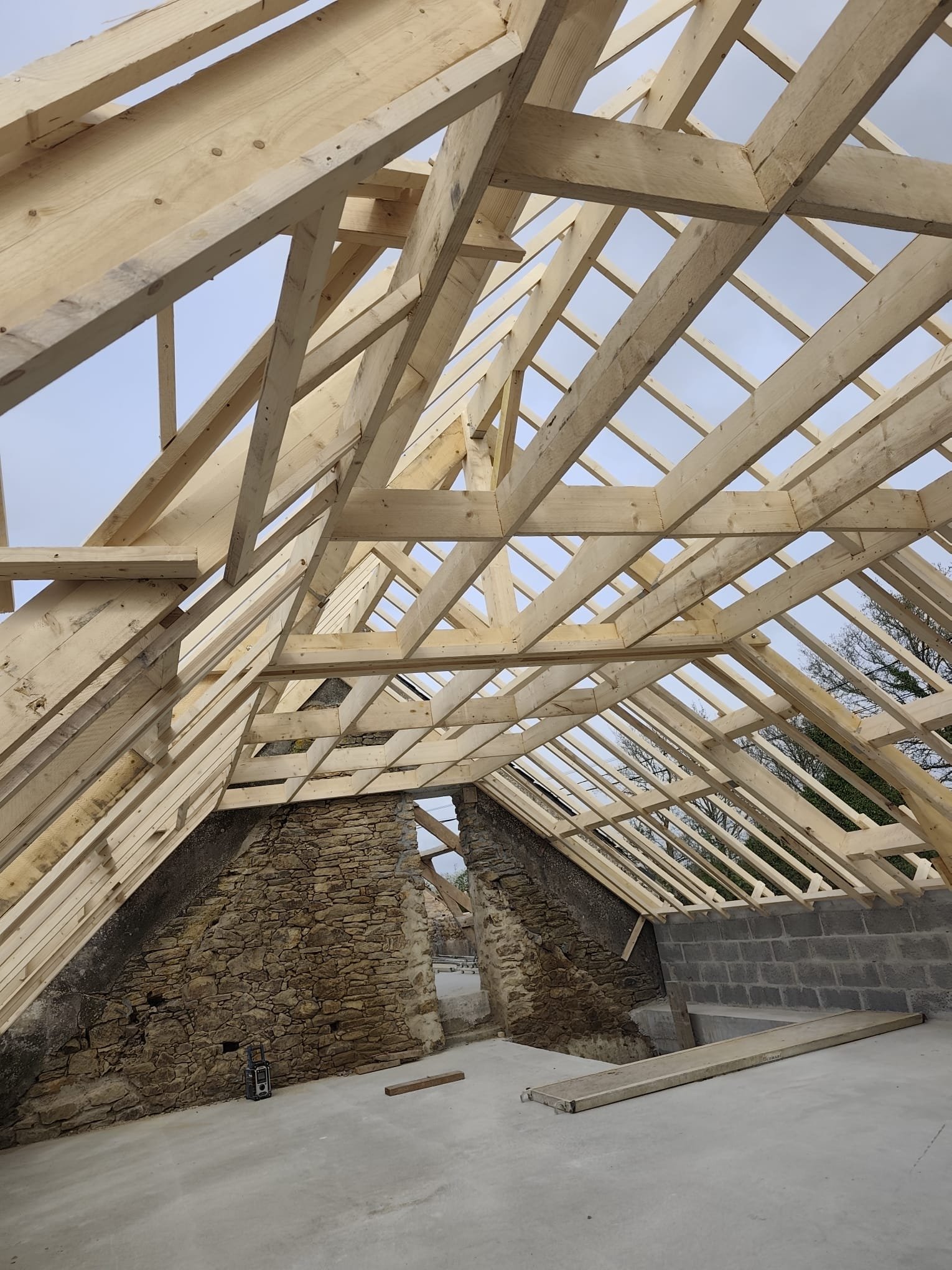 Réalisation d’une charpente bois traditionnelle
